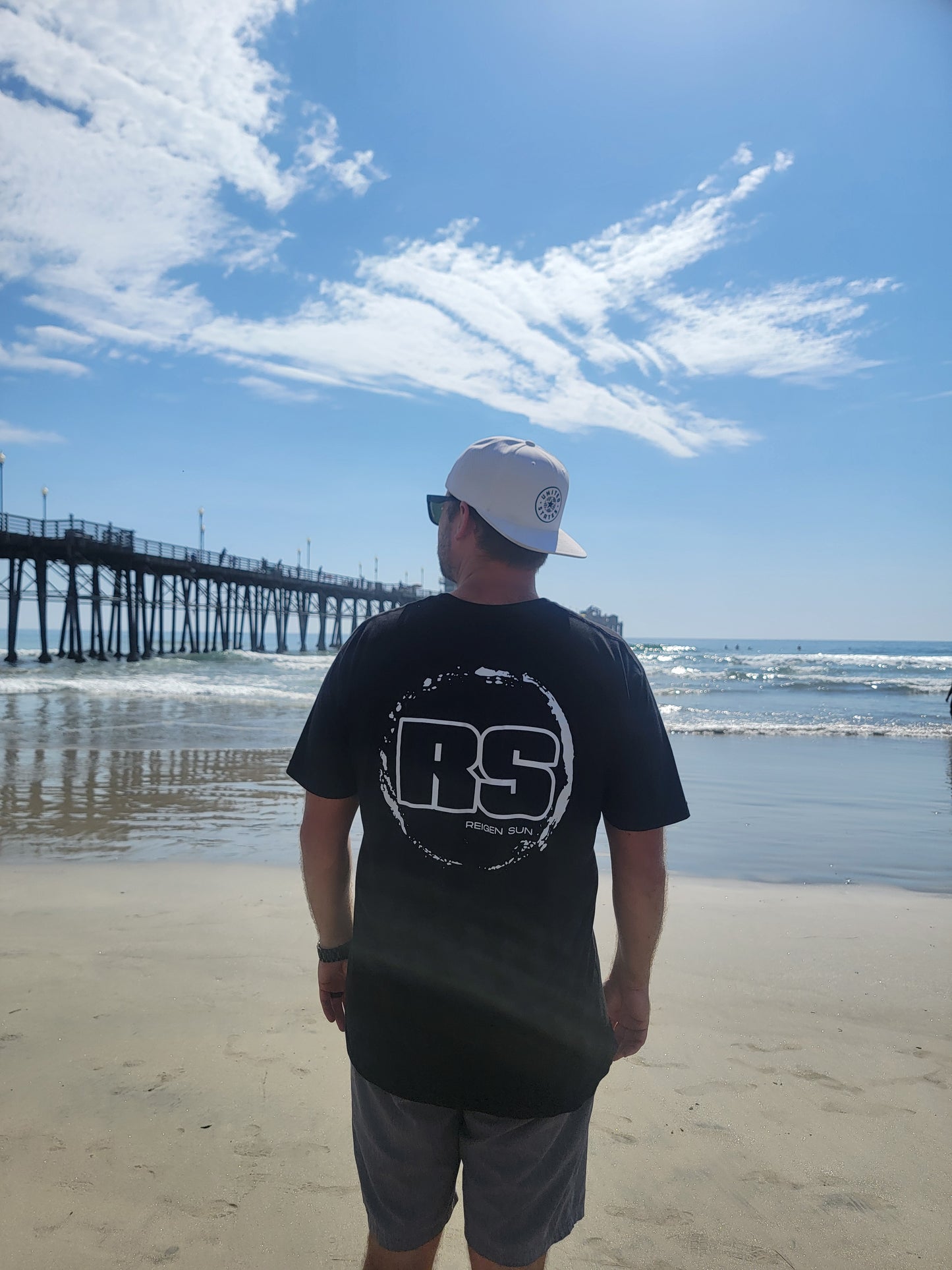 ADULT RS LOGO TEE- BLACK // LIGHT GREY