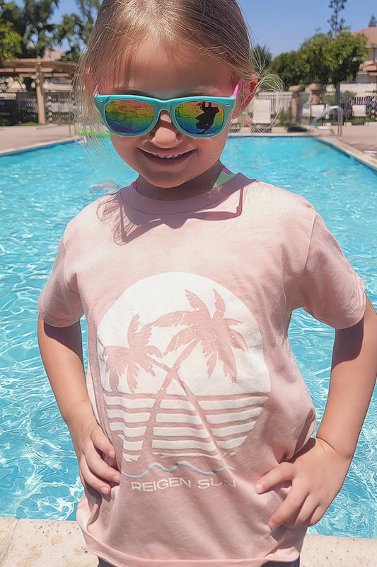 KIDS SUNSET PALMS TEE- PEACHY // CREAM