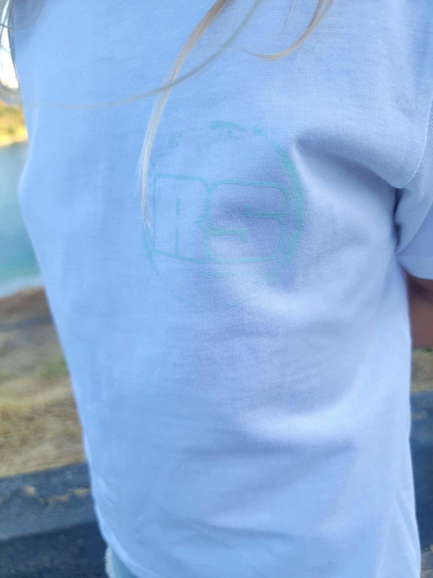 KIDS RS "GHOST" LOGO TEE- WHITE // OCEAN BLUE