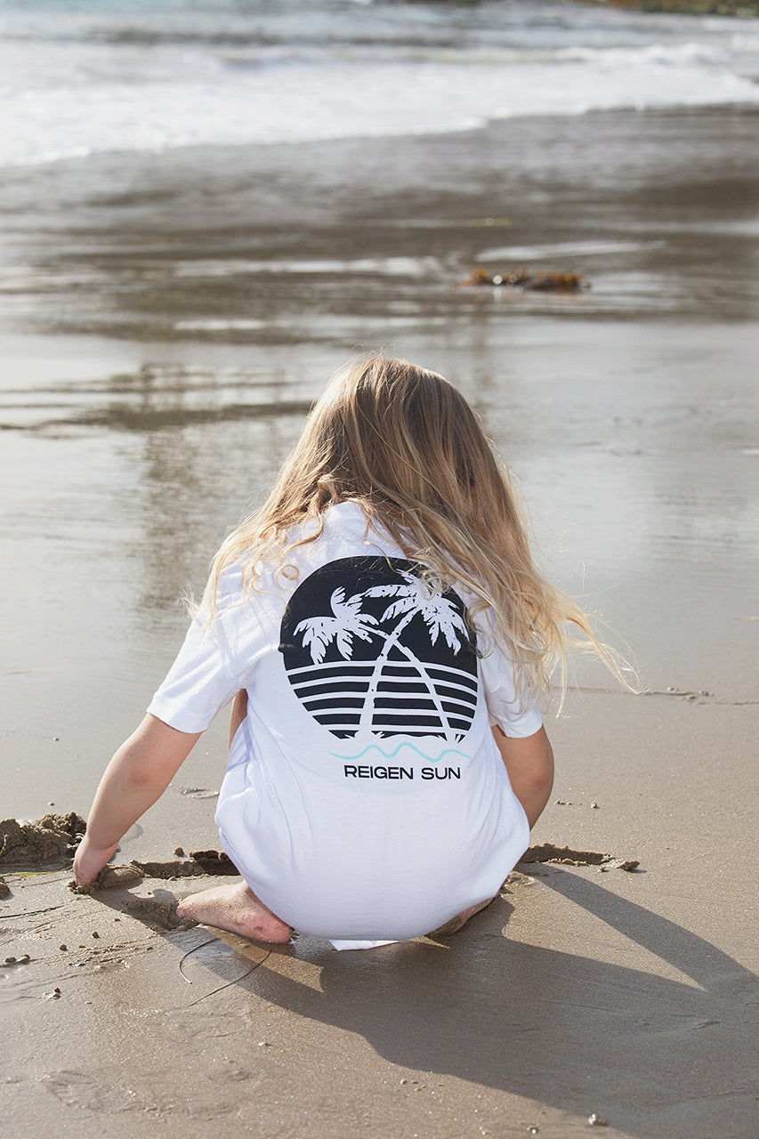 KIDS SUNSET PALMS TEE- WHITE// BLACK